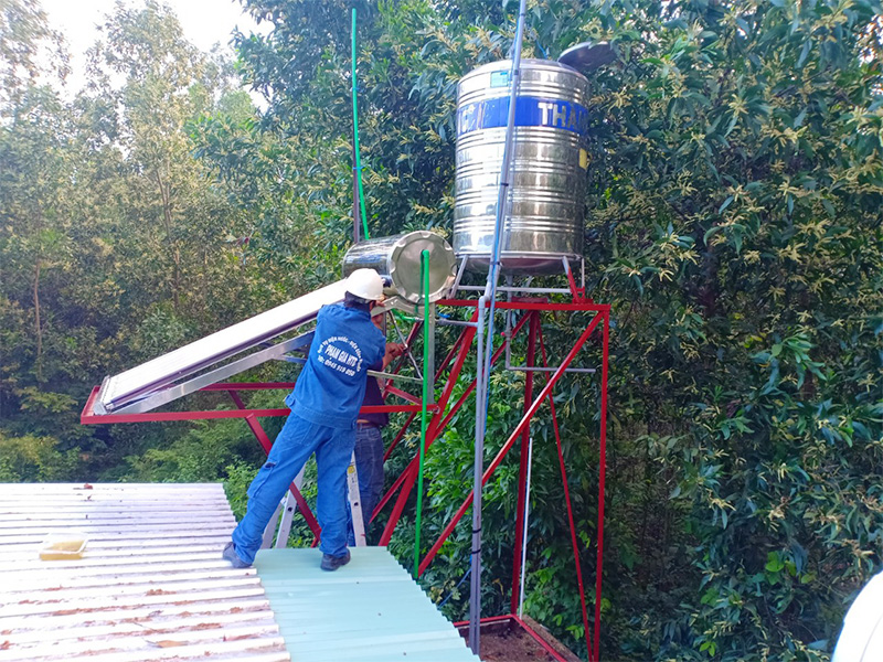 Máy nước nóng năng lượng mặt trời Panasolar 7